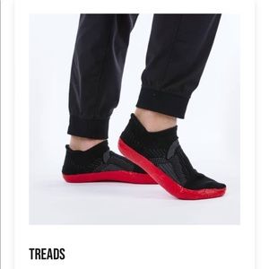 NEW! Pedestal footwear training socks. Treads. Size small
